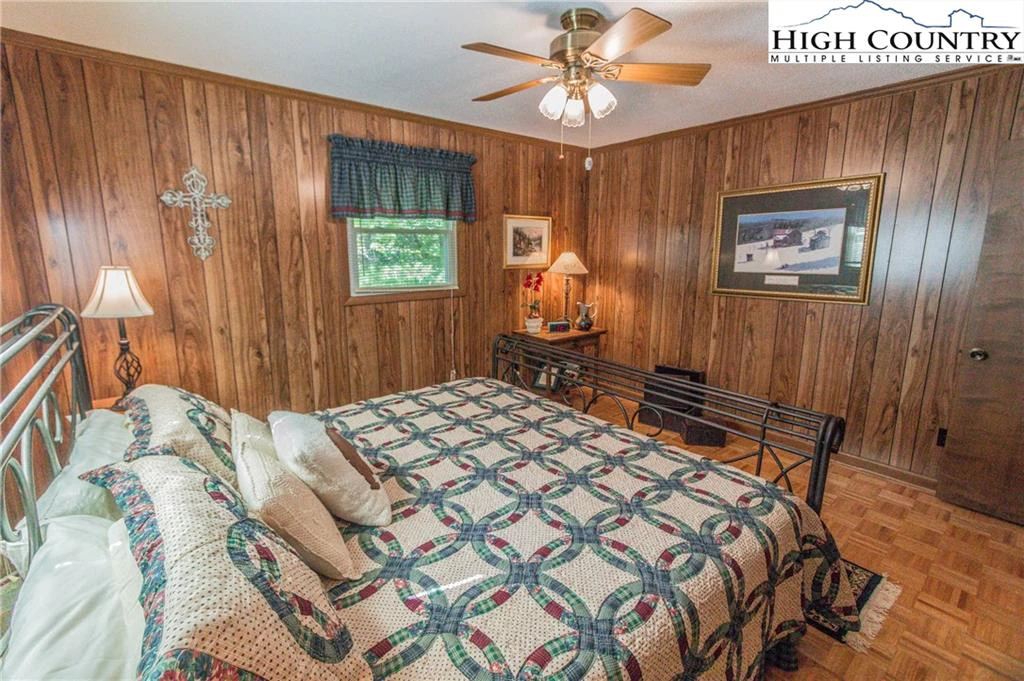 Image number 20 for the current listing