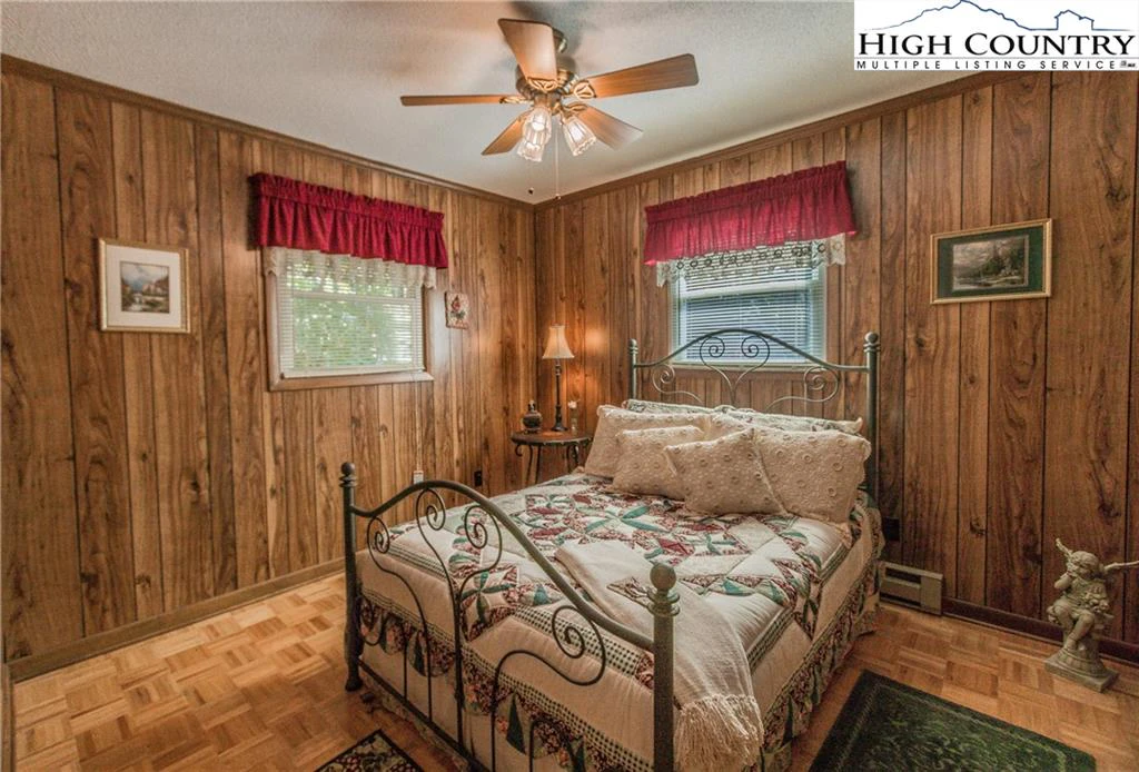 Image number 18 for the current listing