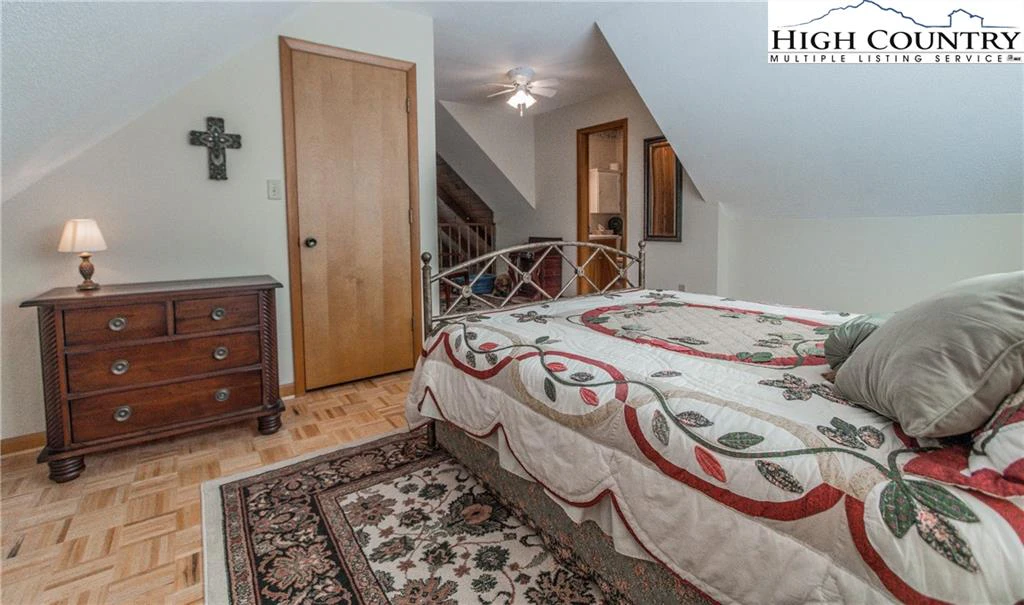 Image number 3 for the current listing