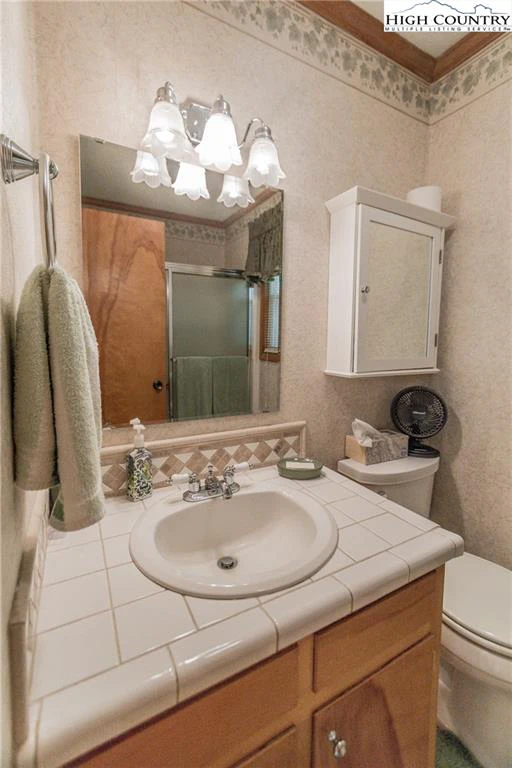Image number 5 for the current listing