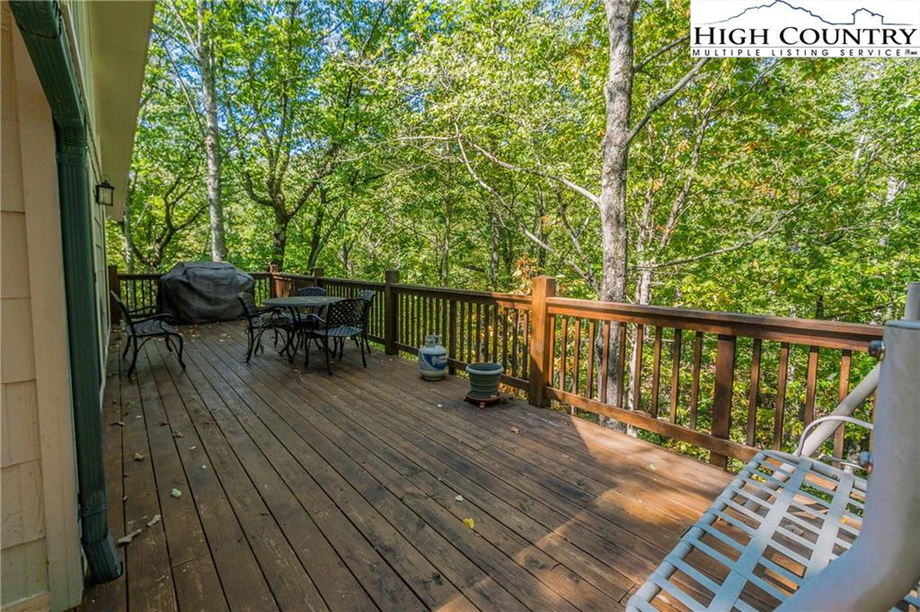 Image number 14 for the current listing