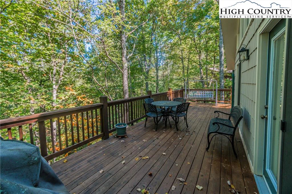 Image number 15 for the current listing