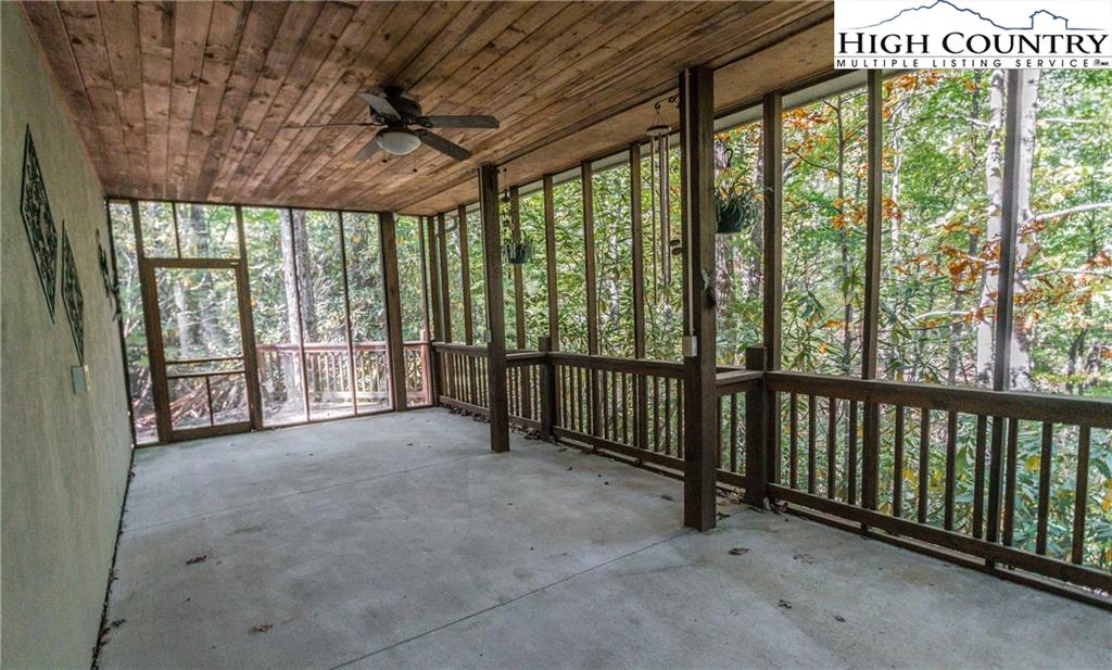 Image number 17 for the current listing