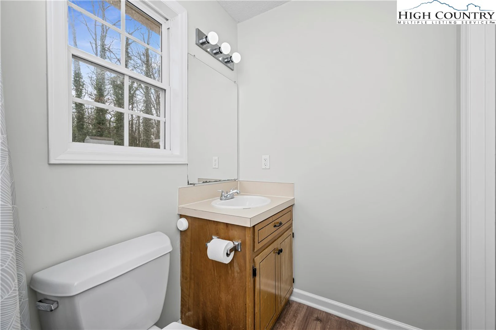 Image number 10 for the current listing