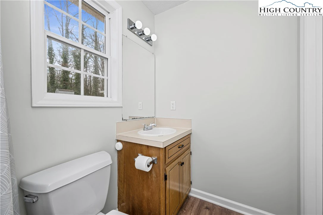 Image number 10 for the current listing