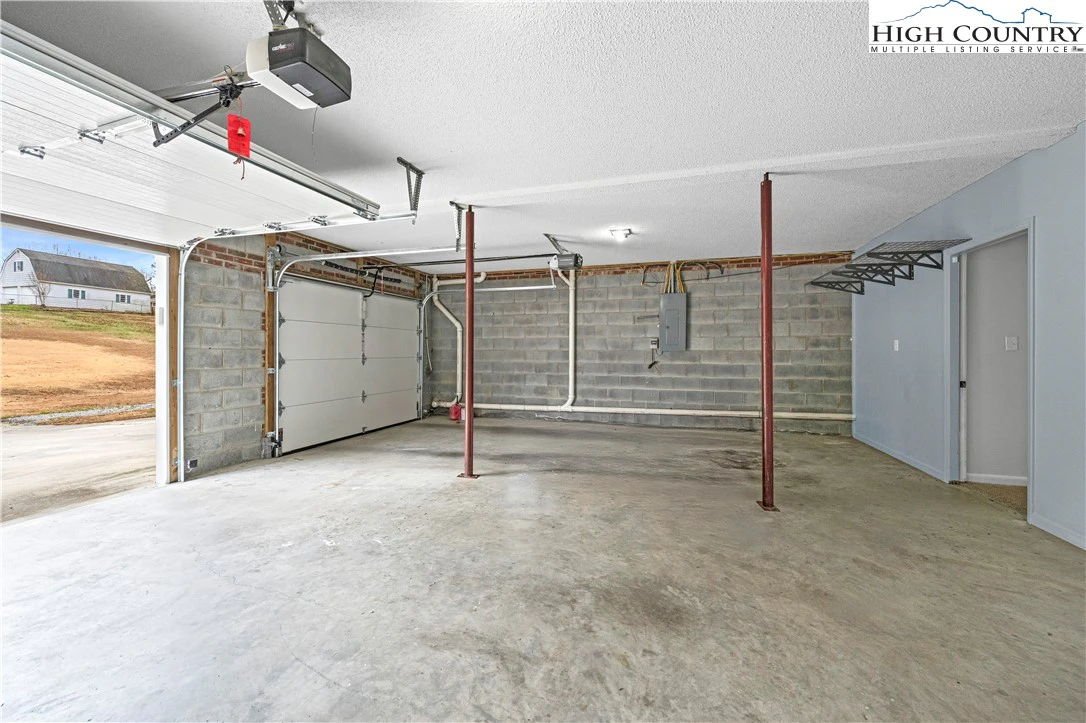 Image number 5 for the current listing