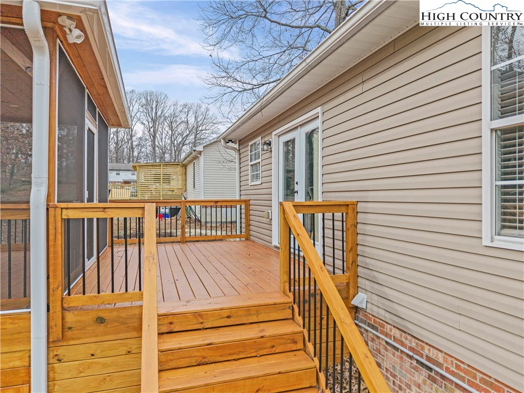 Image number 18 for the current listing