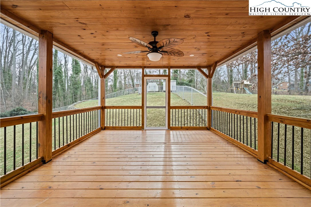 Image number 17 for the current listing