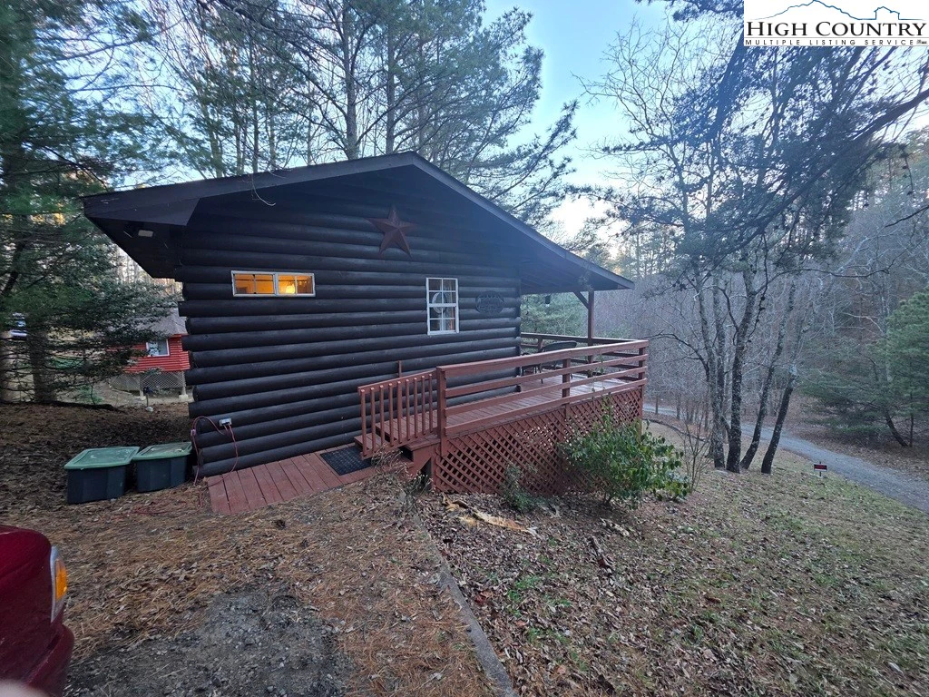 Image number 19 for the current listing