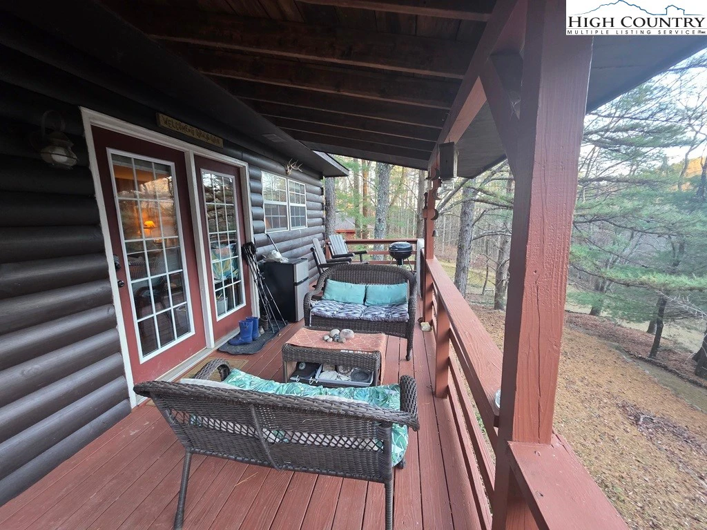 Image number 18 for the current listing