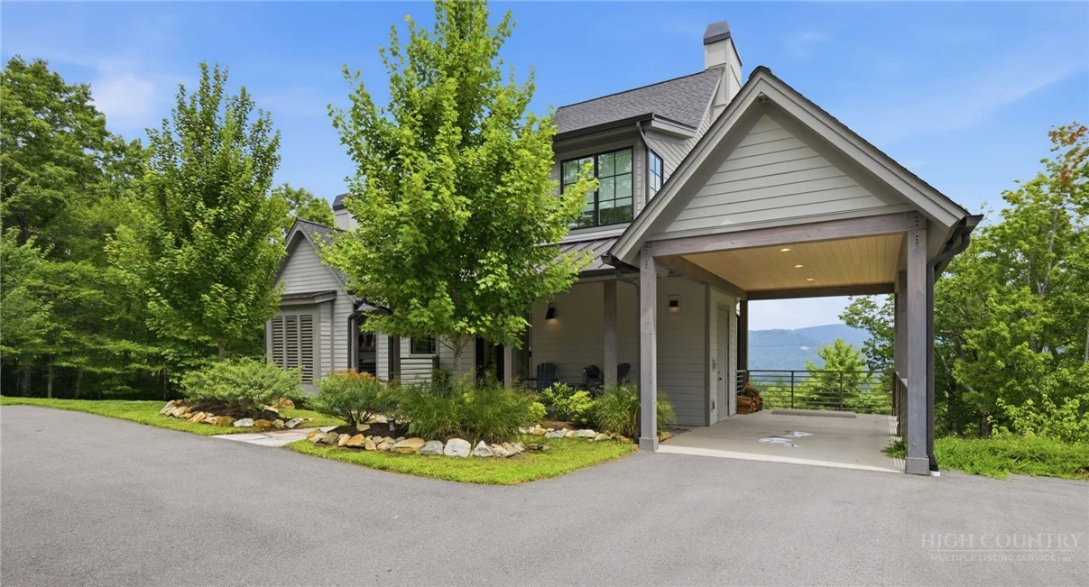 Image number 4 for the current listing