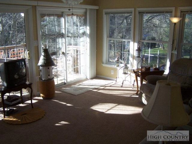Image number 11 for the current listing