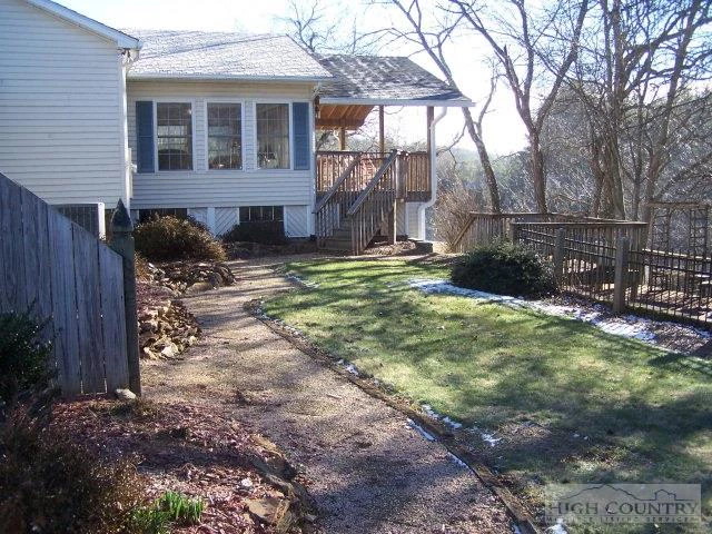 Image number 12 for the current listing