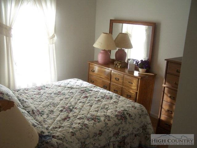 Image number 10 for the current listing
