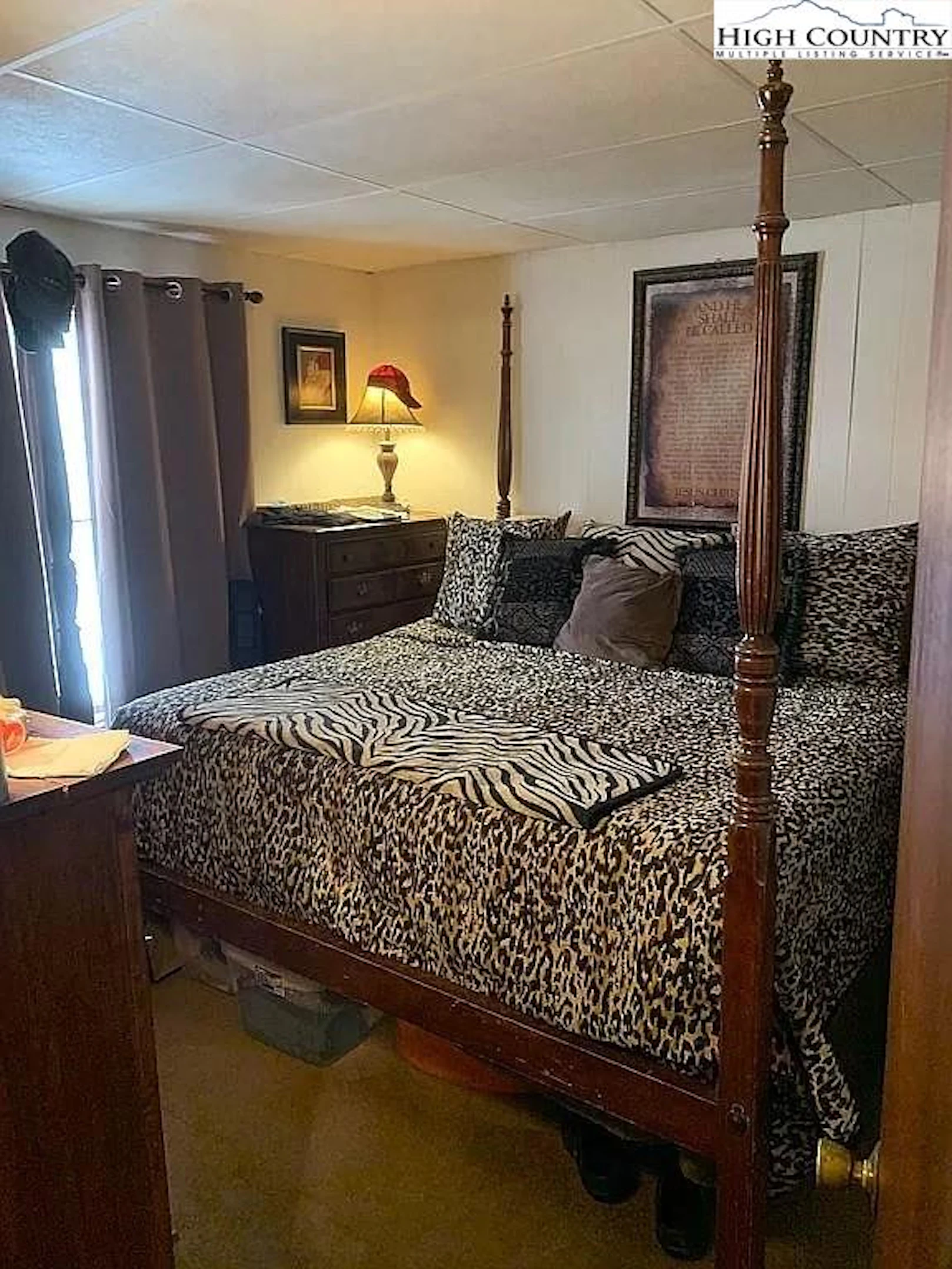 Image number 11 for the current listing