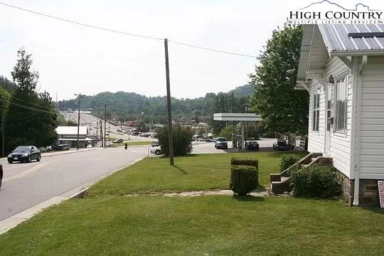 Image number 5 for the current listing
