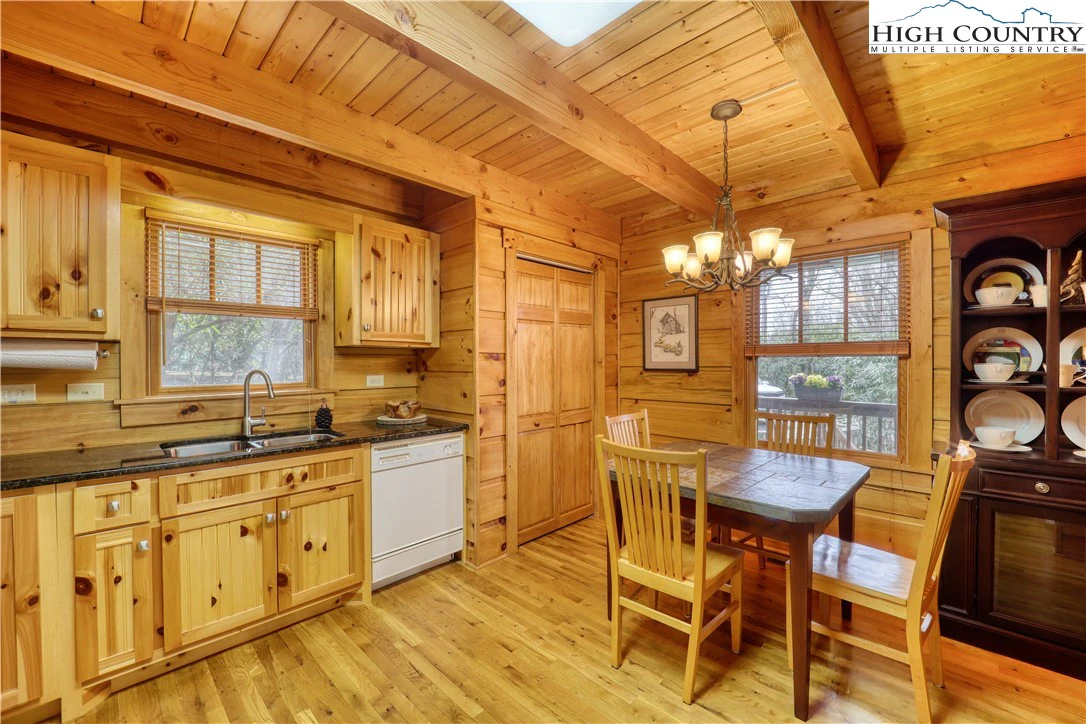Image number 10 for the current listing