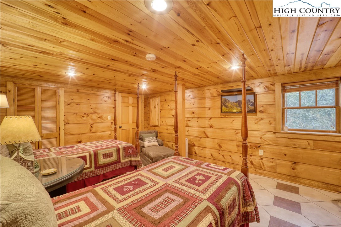 Image number 3 for the current listing