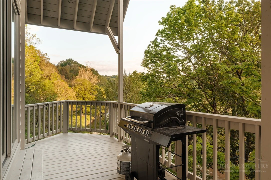 Image number 8 for the current listing
