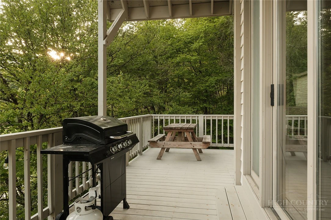 Image number 9 for the current listing