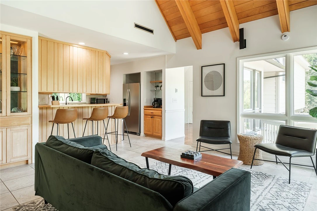Image number 13 for the current listing