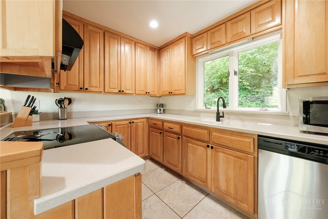 Image number 21 for the current listing
