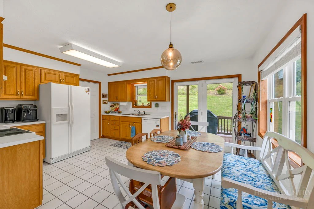 Image number 9 for the current listing