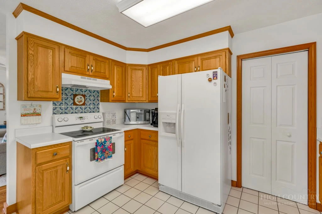Image number 12 for the current listing