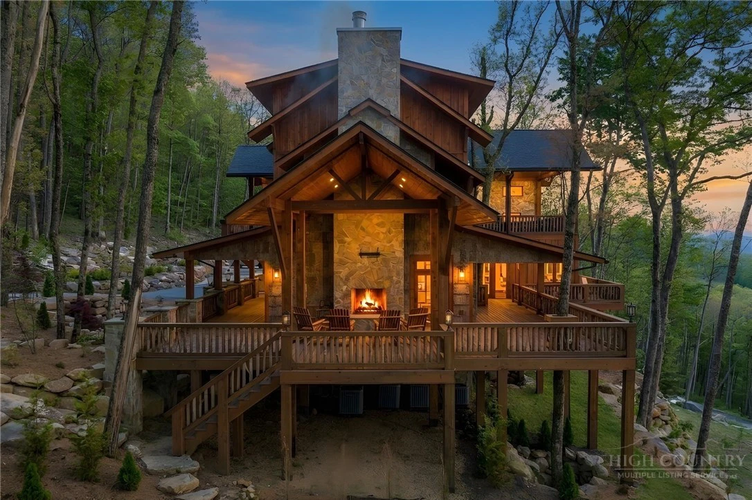 Image number 3 for the current listing