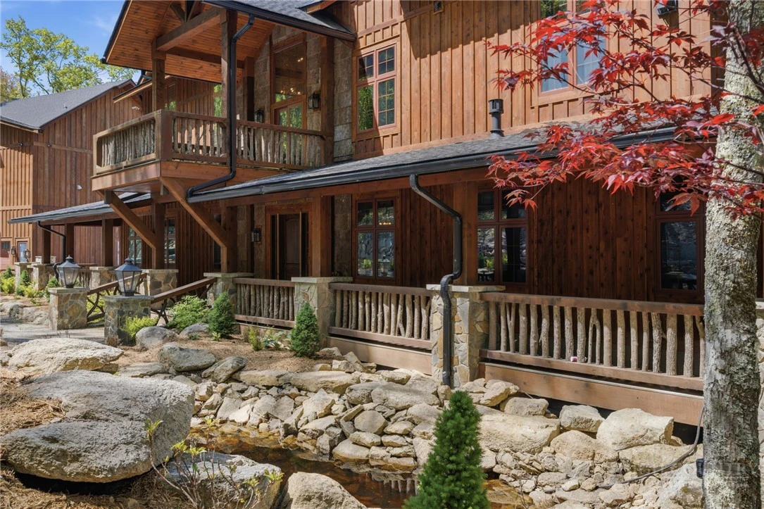 Image number 4 for the current listing