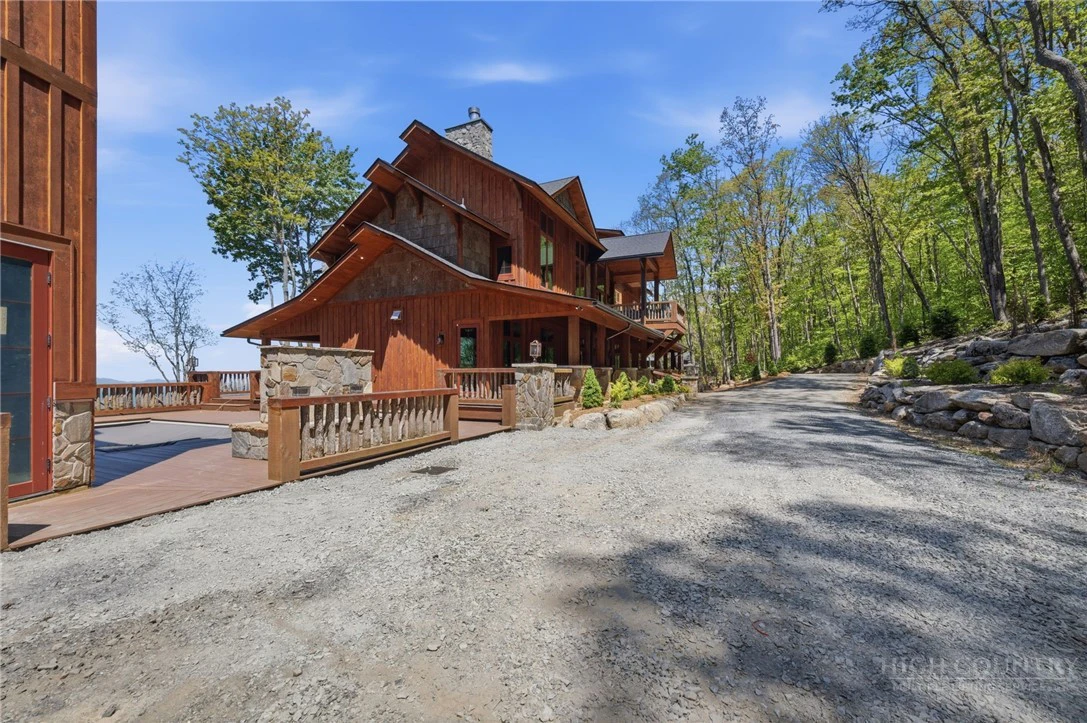Image number 9 for the current listing