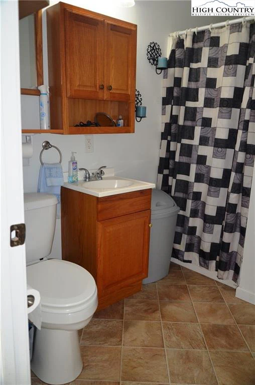 Image number 2 for the current listing