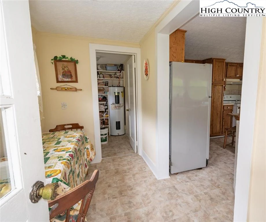 Image number 13 for the current listing