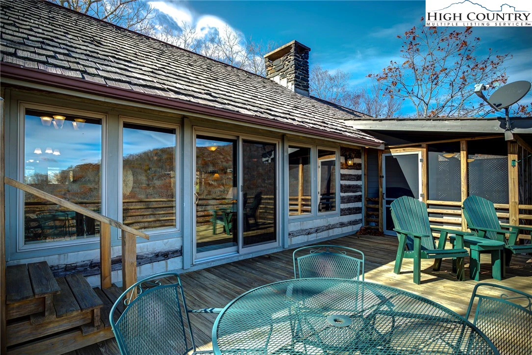 Image number 9 for the current listing