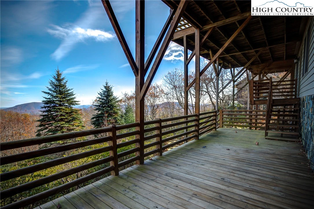 Image number 17 for the current listing