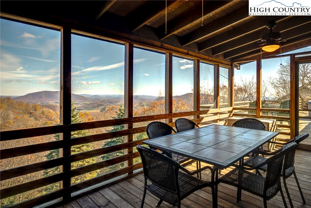 Image number 14 for the current listing