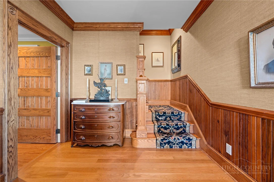Image number 15 for the current listing