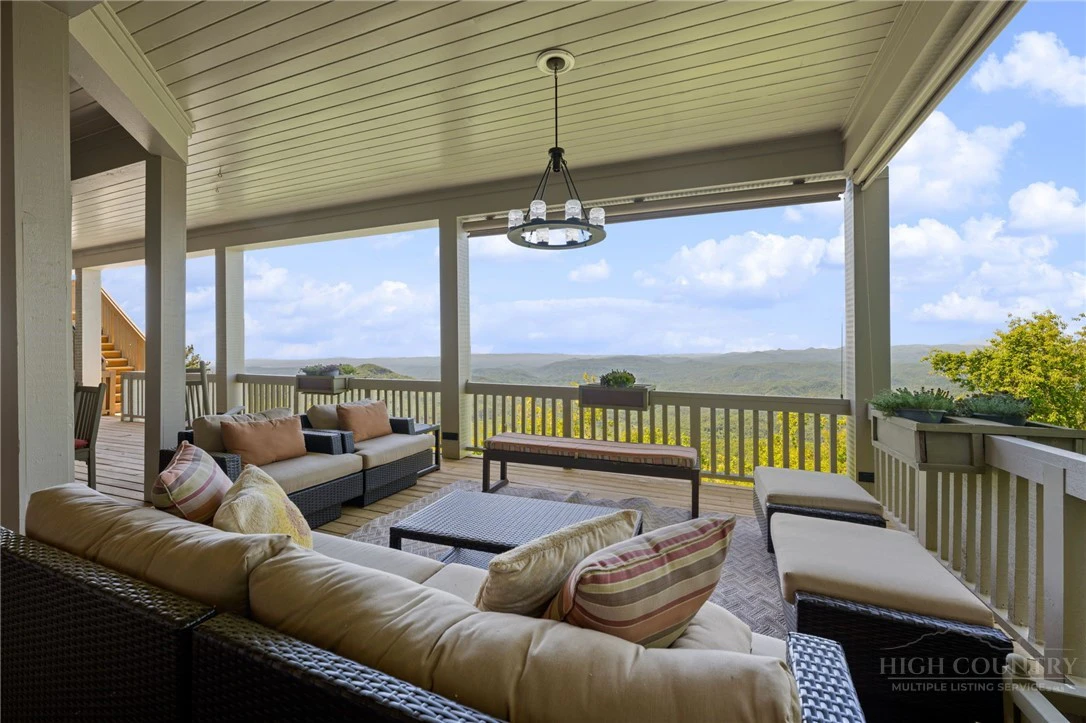 Image number 11 for the current listing