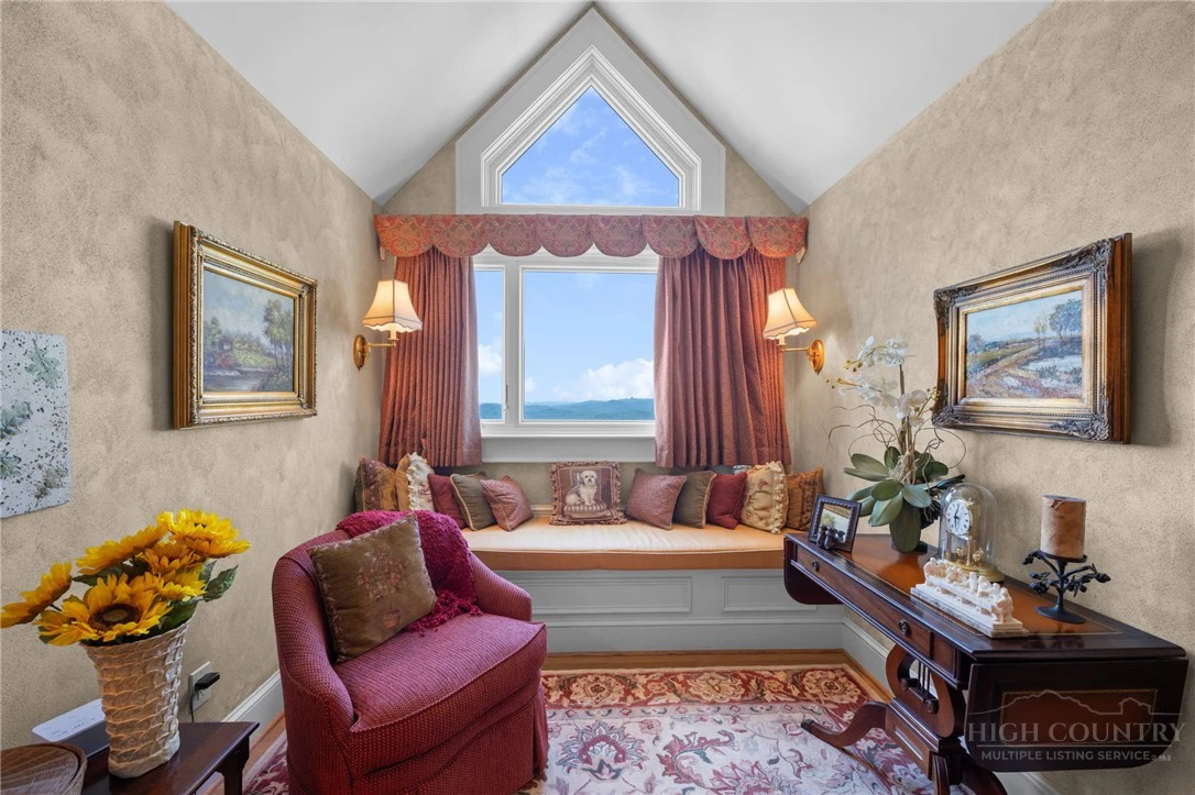 Image number 7 for the current listing