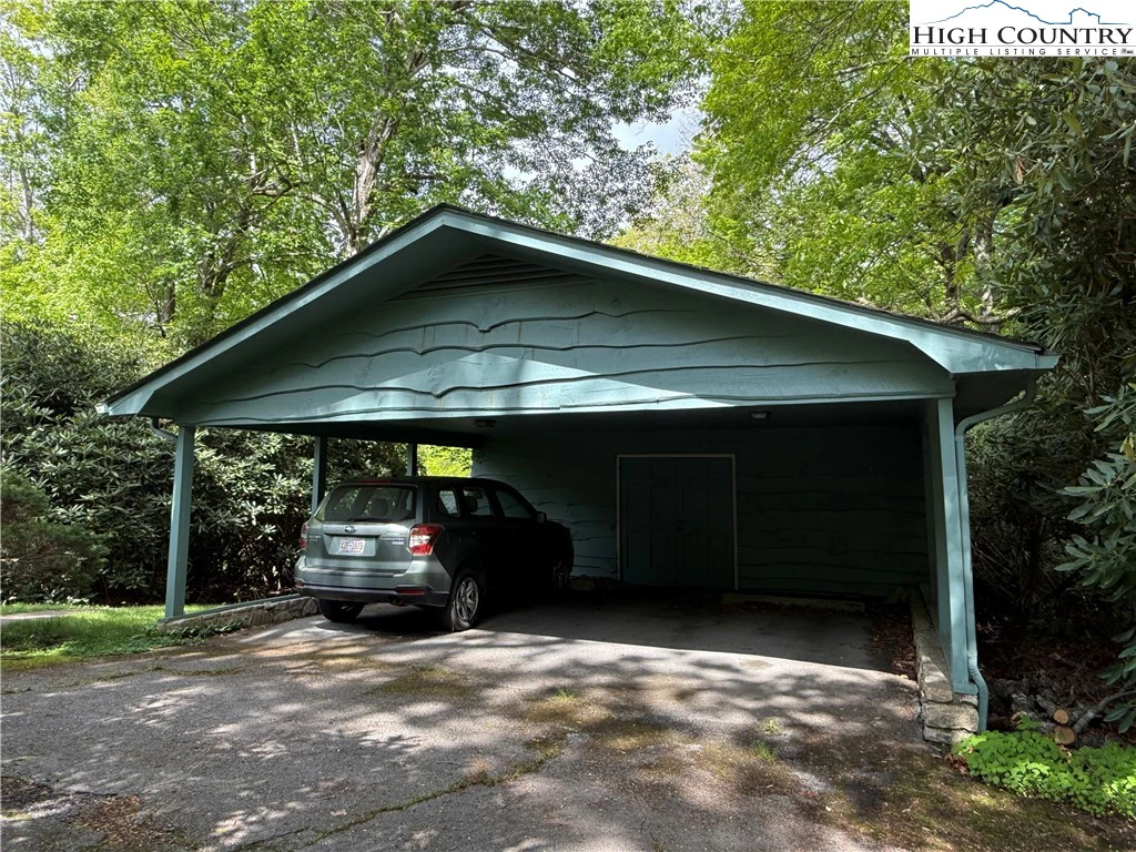 Image number 10 for the current listing
