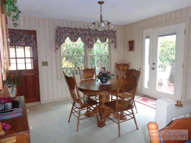 Image number 8 for the current listing