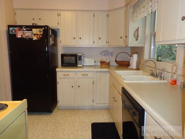 Image number 7 for the current listing
