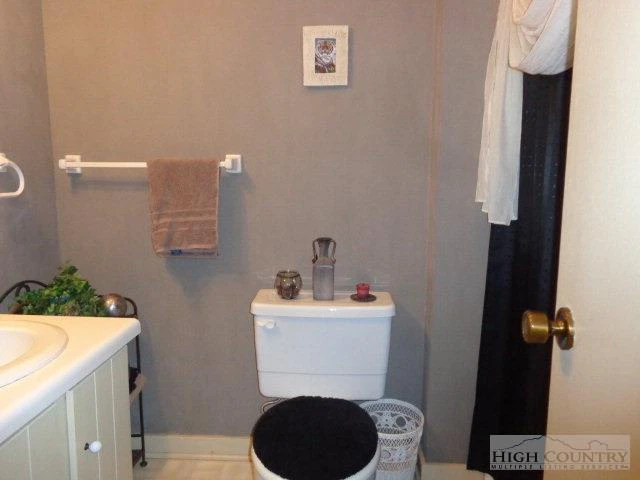Image number 5 for the current listing