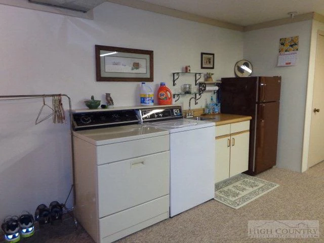 Image number 14 for the current listing