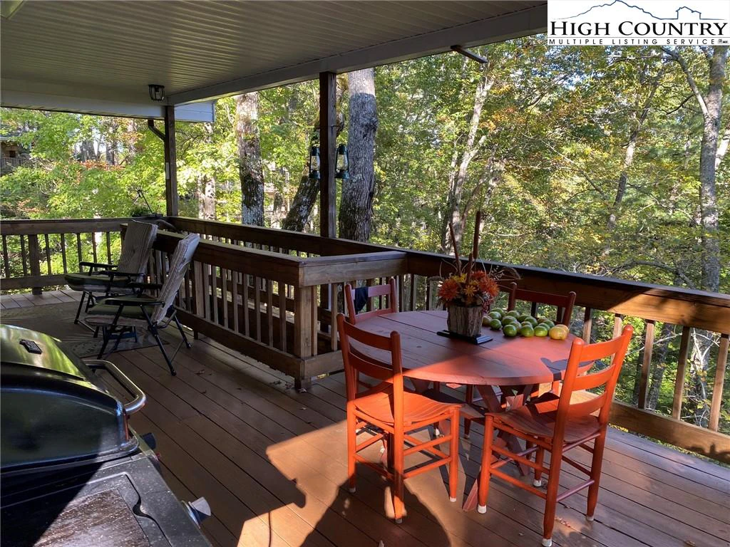 Image number 21 for the current listing