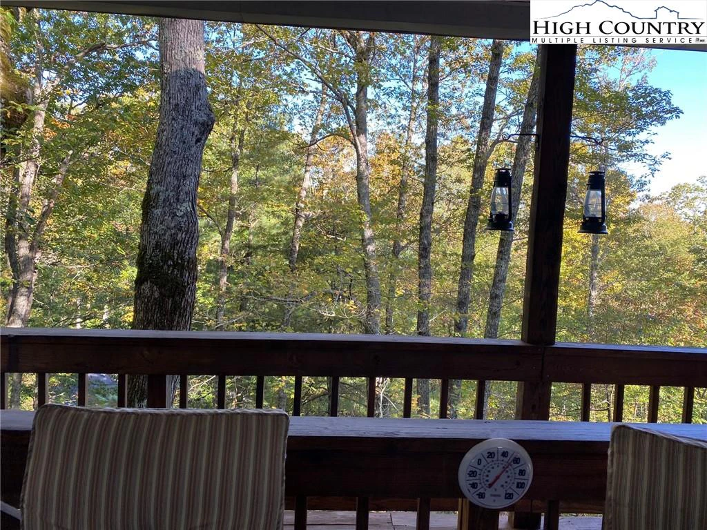 Image number 11 for the current listing