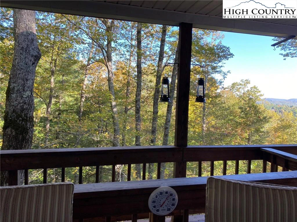 Image number 13 for the current listing