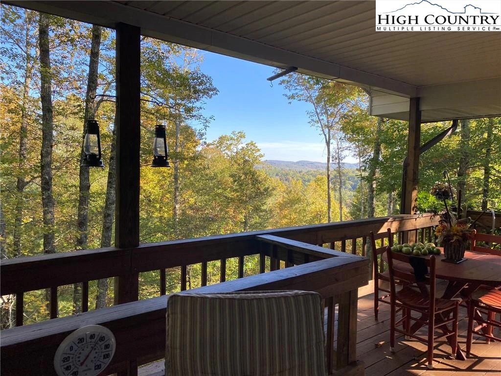 Image number 14 for the current listing