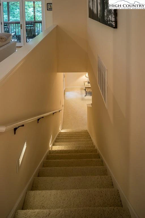 Image number 8 for the current listing
