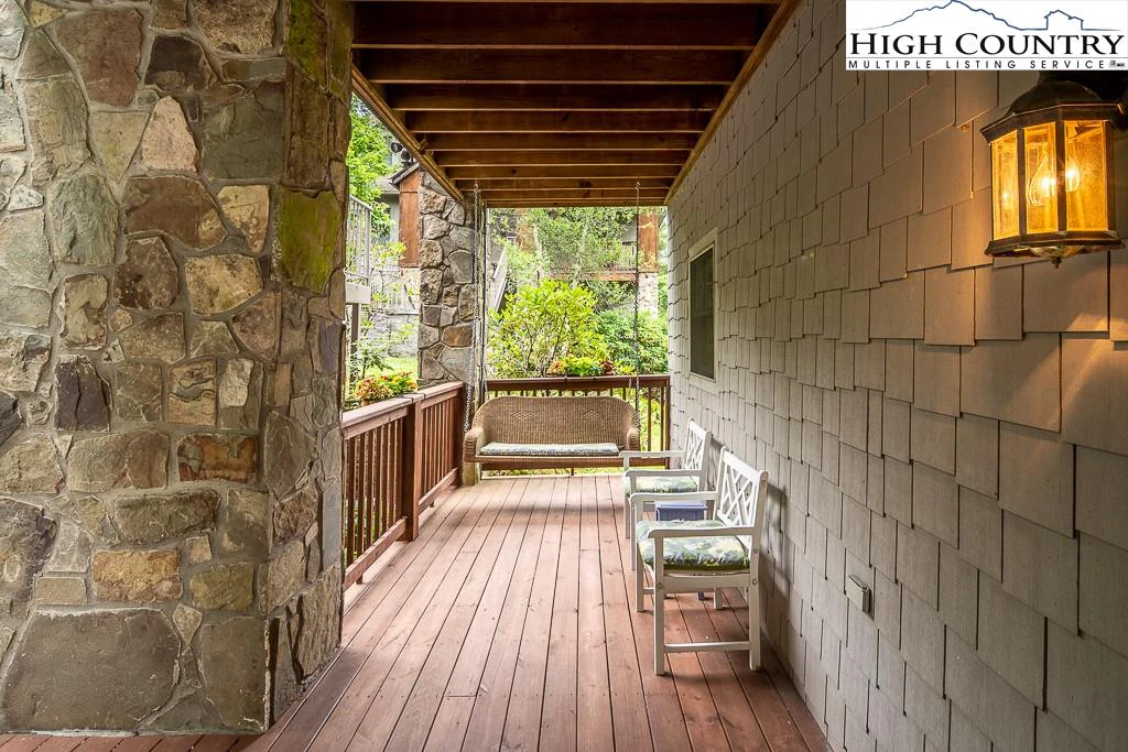 Image number 13 for the current listing